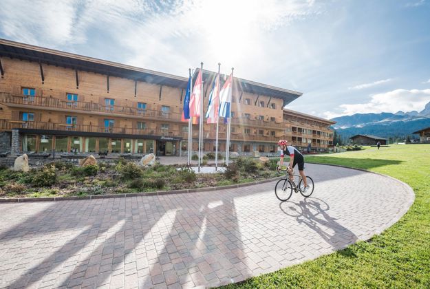 Bike holidays on the Seiser Alm at Sporthotel Floralpina