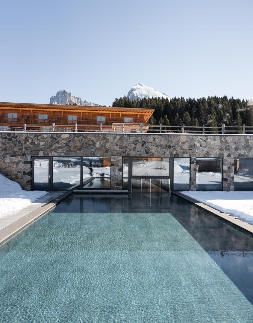 Unser Hotel mit Pool auf der Seiser Alm im Winter
