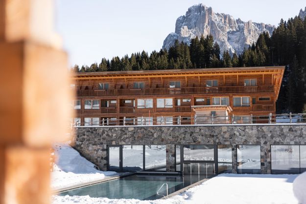 Unser Hotel mit Pool auf der Seiser Alm im Winter