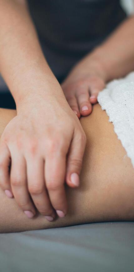 Relaxing back massage at Hotel Floralpina’s spa for a wellness holiday in the Dolomites